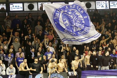 Θύρα 10: Ευχαριστούμε τους φίλους τη ΑΕΚ