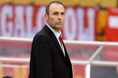 Καλαφατάκης: «Μας ενδιαφέρει μόνο ο εαυτός μας»