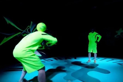 Freestyle Football: Κόλπα που... φωσφορίζουν στο σκοτάδι! (video)