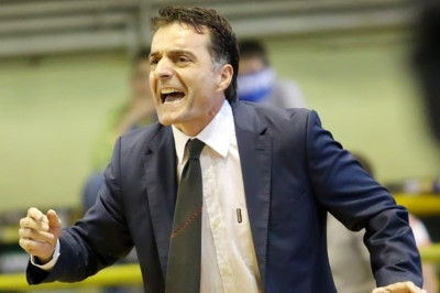 Κουστένης: «Λεβέντες οι παίκτες μου»