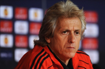 Μπενφίκα: Έβαψε τα μαλλιά του κόκκινα ο Ζέσους! (photo+videos)