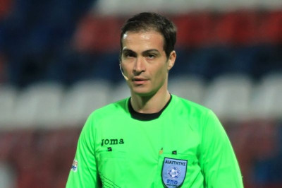 Super League: Θάνος στη Λεωφόρο, Στυλιάρας στο Περιστέρι