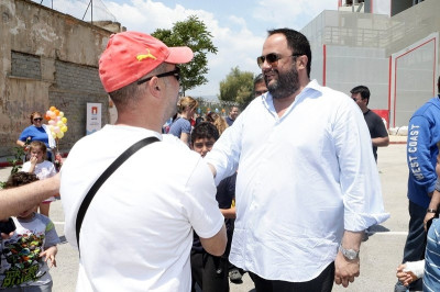 Μαρινάκης: Δίπλα στα παιδιά του Πειραιά (photos)