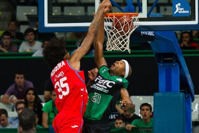 Ισπανία: Το... πάρτι του επόμενου από τον Αντετοκούνμπο (video)