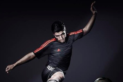 Παγκόσμιο Κύπελλο Βραζιλίας: Τα παπούτσια Μέσι και Σουάρεζ (video)