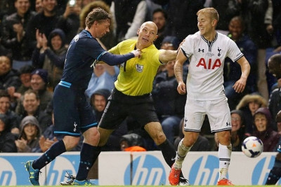 Τότεναμ: Παίκτης «σώριασε» διαιτητή και εκείνος ανταπέδωσε! (video)