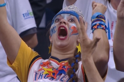 Οκλαχόμα Σίτι Θάντερ: Η πιο «τρελή» φίλαθλος (video)