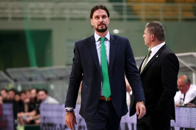 Αλβέρτης: «Πρέπει να βελτιωθούμε για τους τελικούς»