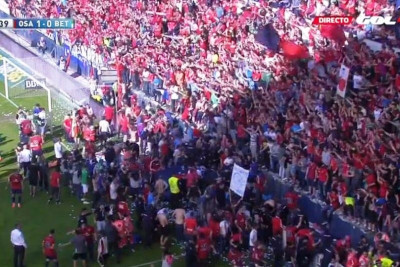 Έπεσε κερκίδα στο Οσασούνα – Μπέτις! (video)