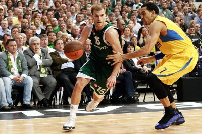 Καλάθης: «Τεράστια η πορεία της Μακάμπι» (tweet)