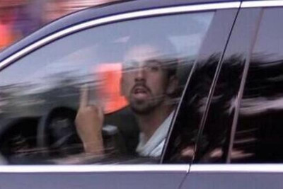 Μπαρτσελόνα: Παίκτης έκανε άσεμνη χειρονομία στους οπαδούς (video)