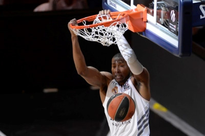 Ρεάλ Μαδρίτης: Κρατάει τον Σλότερ