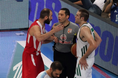 Βάζουν... μπουρλότο στους τελικούς, αποχώρηση Δ. Γιαννακόπουλου