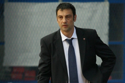 Αστάνα: Παρέμεινε ο Τριφούνοβιτς