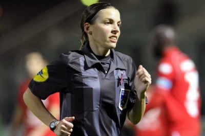 Γαλλία: Μετά την Έλενα Κόστα και άλλη γυναίκα στο ποδόσφαιρο (photos)