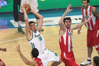 Παναθηναϊκός - Ολυμπιακός: Το... χαστούκι του Διαμαντίδη στον Σερμαντίνι (photo)