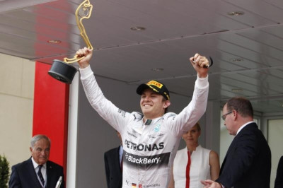 Μερσέντες: Η απίστευτη σύμπτωση με πατέρα και γιο Ρόζμπεργκ (photos+video)