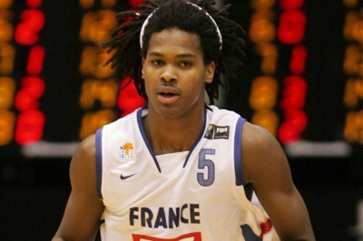 Γαλλία: Επιβεβαίωσε για Ισπανία ο Ζελαμπάλ