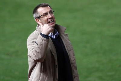 Εργοτέλης: Επικοινωνία με Νιόπλια