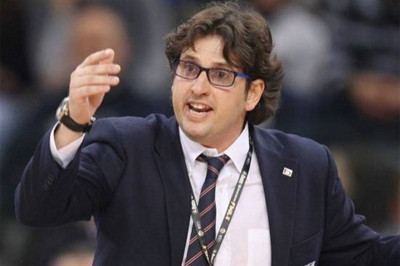 Ούνιξ Καζάν: Κρατάει Τρινκιέρι