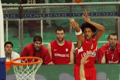 Τσίλντρες: «Ελπίζω να το πάρει ο Ολυμπιακός!» (photos+tweet)