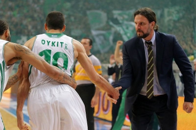 Ούκιτς: «Η ζωή είναι καλή» (photos+tweet)