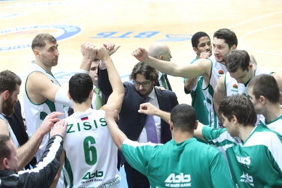 Ούνιξ Καζάν: Μένει ο Ζήσης, διαψεύδει ο Τρινκιέρι