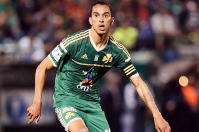 Παναθηναϊκός: Σε συζητήσεις με Ζέκα, διαψεύσεις για τα σενάρια