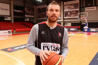 Γκετσεβίτσιους: Ο χειρότερος στον Ολυμπιακό, ο καλύτερος στη VTB (video)