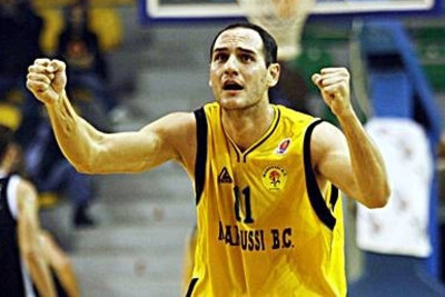 Κύμη: «Βόμβα» με Κολώκα