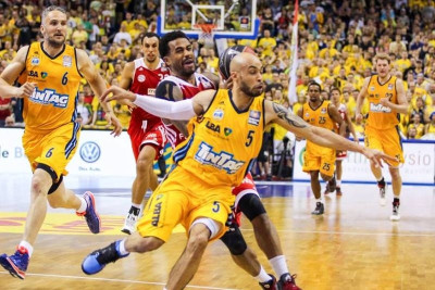 Άλμπα Βερολίνου: Ισοφάρισε την Μπάγερν στους τελικούς (photos)