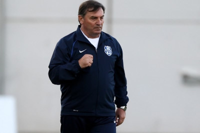 Απόλλων Σμύρνης: «Προβάρει» ξανά τα κυανόλευκα ο Τεννές