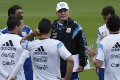 Παγκόσμιο Κύπελλο 2014: Κριτική στον Σαμπέγια