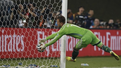 Μουντιάλ 2014: Ασπίδα προστασίας σε Ακινφέεφ ο Καπέλο