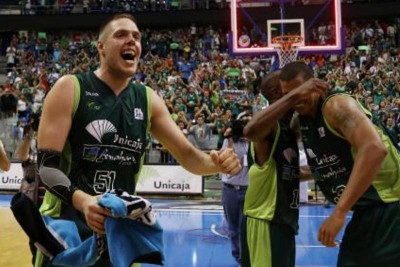 Ουνικάχα Μάλαγα: Φεύγει ο Στίματς