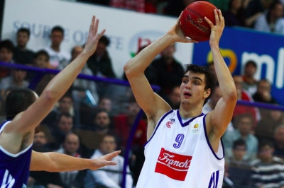 Αναντολού Εφές: Παίρνει Σάριτς