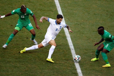 Ελλάδα - Ακτή Ελεφαντοστού: Ατυχία Κονέ, ντεμπούτο Σάμαρη