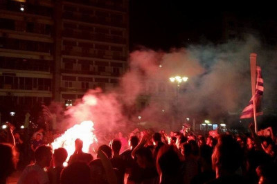 Ελλάδα – Ακτή Ελεφαντοστού: Βγήκαν στους δρόμους οι Έλληνες! (video)