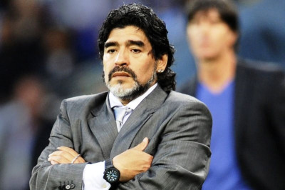 Μουντιάλ 2014: Μαραντόνα υπέρ Σουάρες