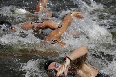 Ανοικτή Θάλασσα: Εγκατέλειψαν Γιαννιώτης - Αραούζου