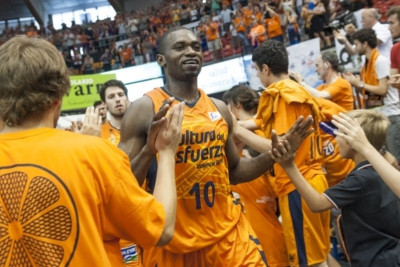 Βαλένθια: Ανανέωσε ο Σάτο