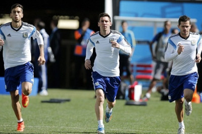 Παγκόσμιο Κύπελλο Ποδοσφαίρου - Φάση των 16: Ενώνει Αργεντινή - Βραζιλία o Μέσι (photo)