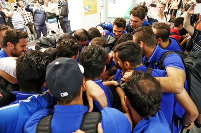 Εθνική Ελλάδας: Η υποδοχή στους… ήρωες (photos)