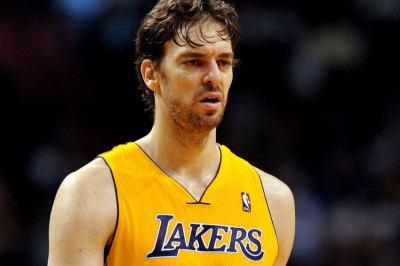 Λος Άντζελες Λέικερς: Επαφή με Γκασόλ