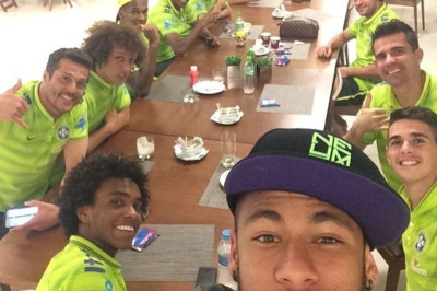 Παγκόσμιο Κύπελλο Ποδοσφαίρου - Προημιτελικά: Selfie... χαράς Γάλλοι και Βραζιλιάνοι (photos)