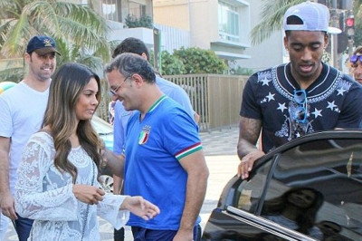 Παγκόσμιο Κύπελλο Ποδοσφαίρου - Προημιτελικά: Βγήκαν με τις γυναίκες τους οι Ολλανδοί (photos)