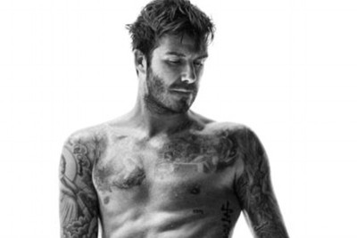 Ντέιβιντ Μπέκαμ: Έδειξε κορμάρα και τατουάζ με εσώρουχα (photos+videos)