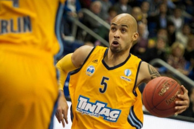 Άλμπα Βερολίνου: Αποχωρεί ο Λόγκαν