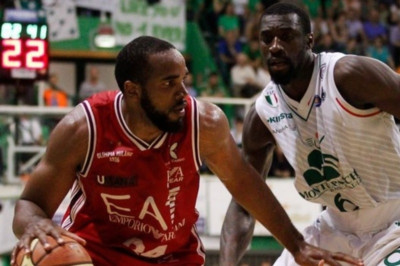 Νιου Ορλίνς Πέλικανς: Δοκιμάζουν Σάμουελς και Χάουαρντ