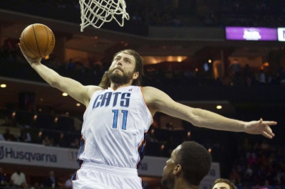 Σάρλοτ Χόρνετς: Επιμένουν για Μακ Ρόμπερτς